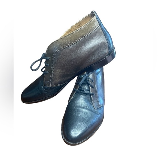 G.H. Bass & Co. Shoes - G.H BASS women’s Pamela Black brown Leather Lace Up Ankle Boots sz 7.5 preloved